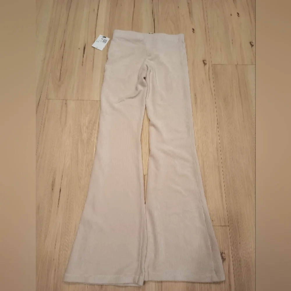 Forever21 long knit flare pants - Picture 3 of 3
